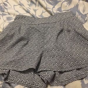 Chevron printed shorts